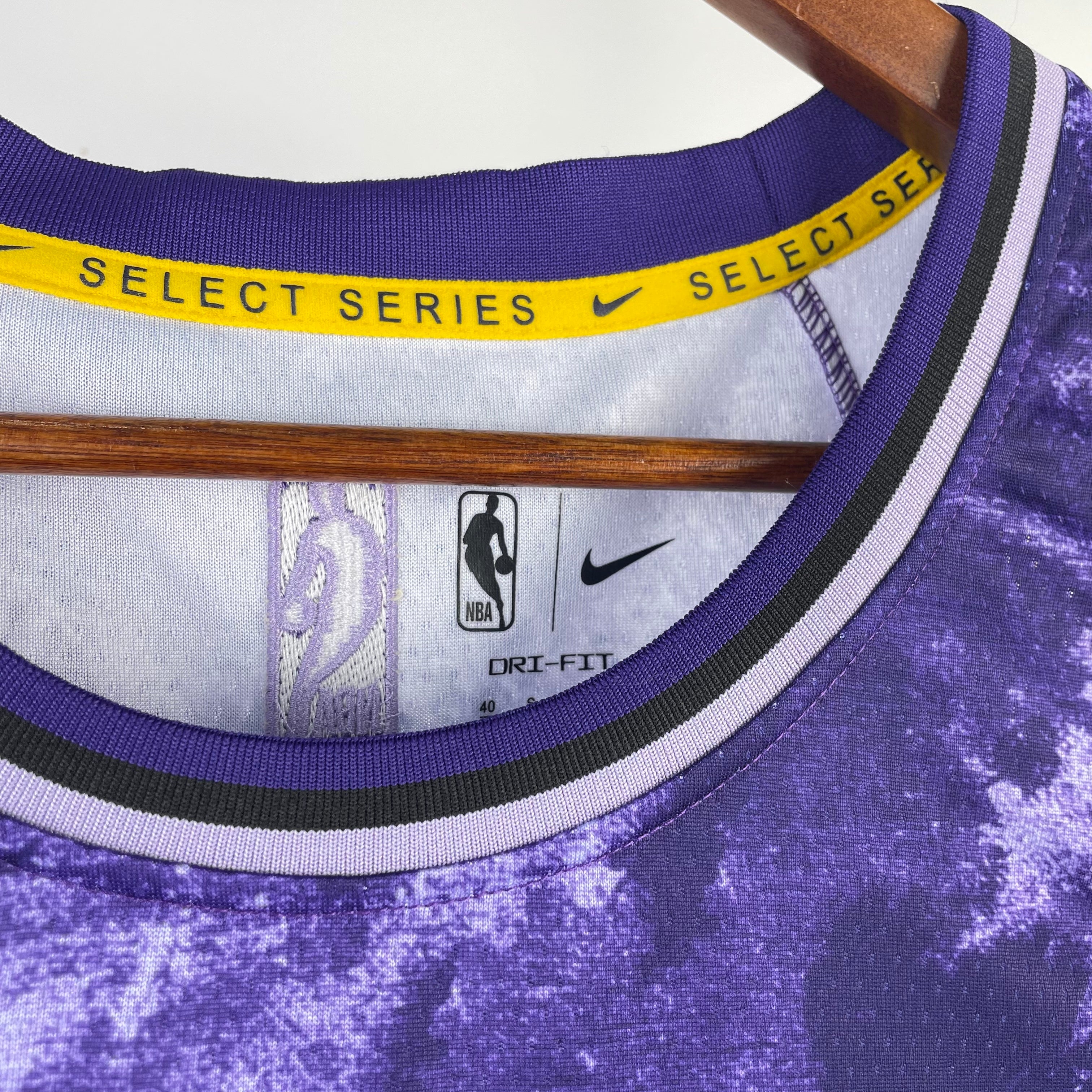 2023/24 NBA Lakers Select Series - Lebron James