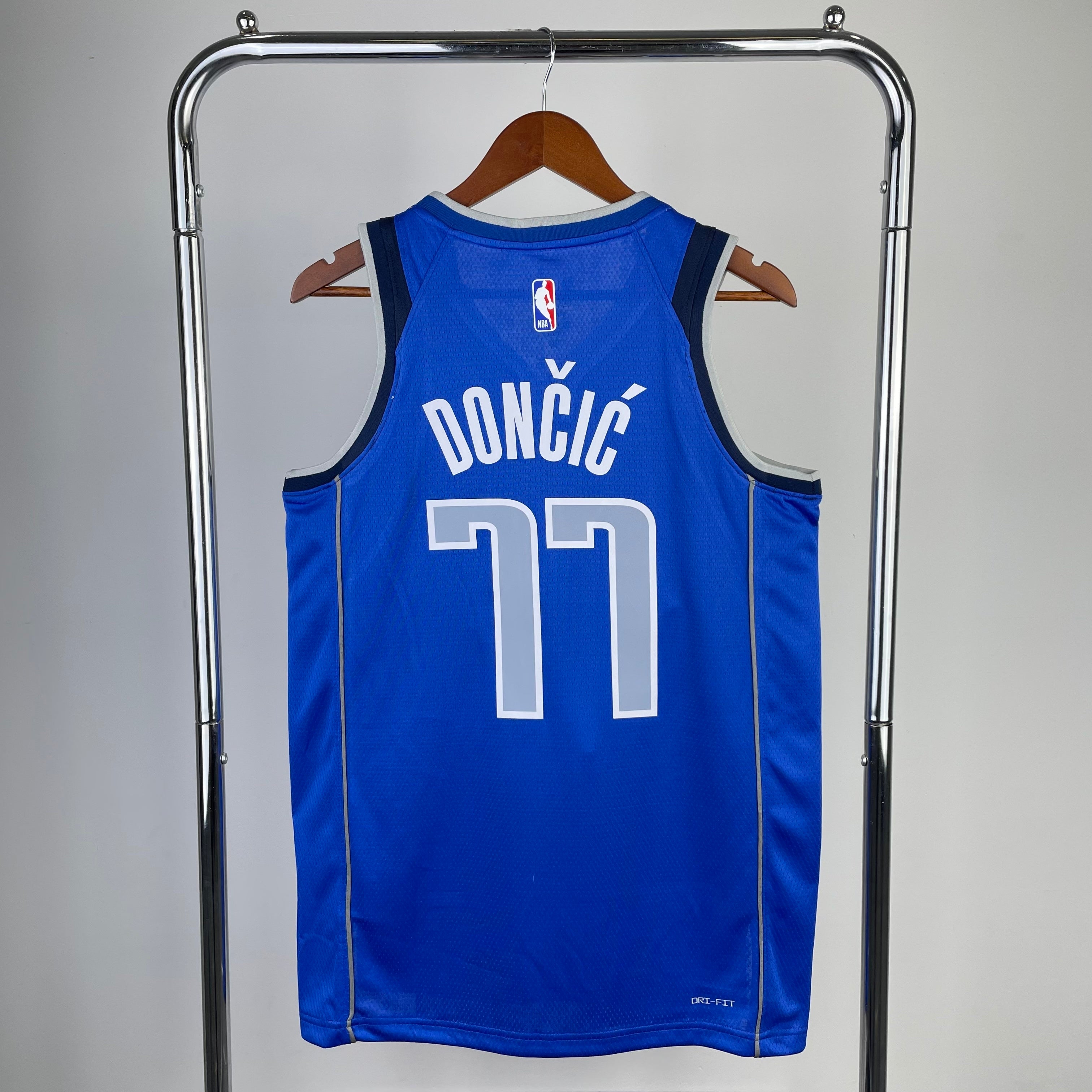 22/23 NBA Mavericks Icon Edition - Luka Doncic