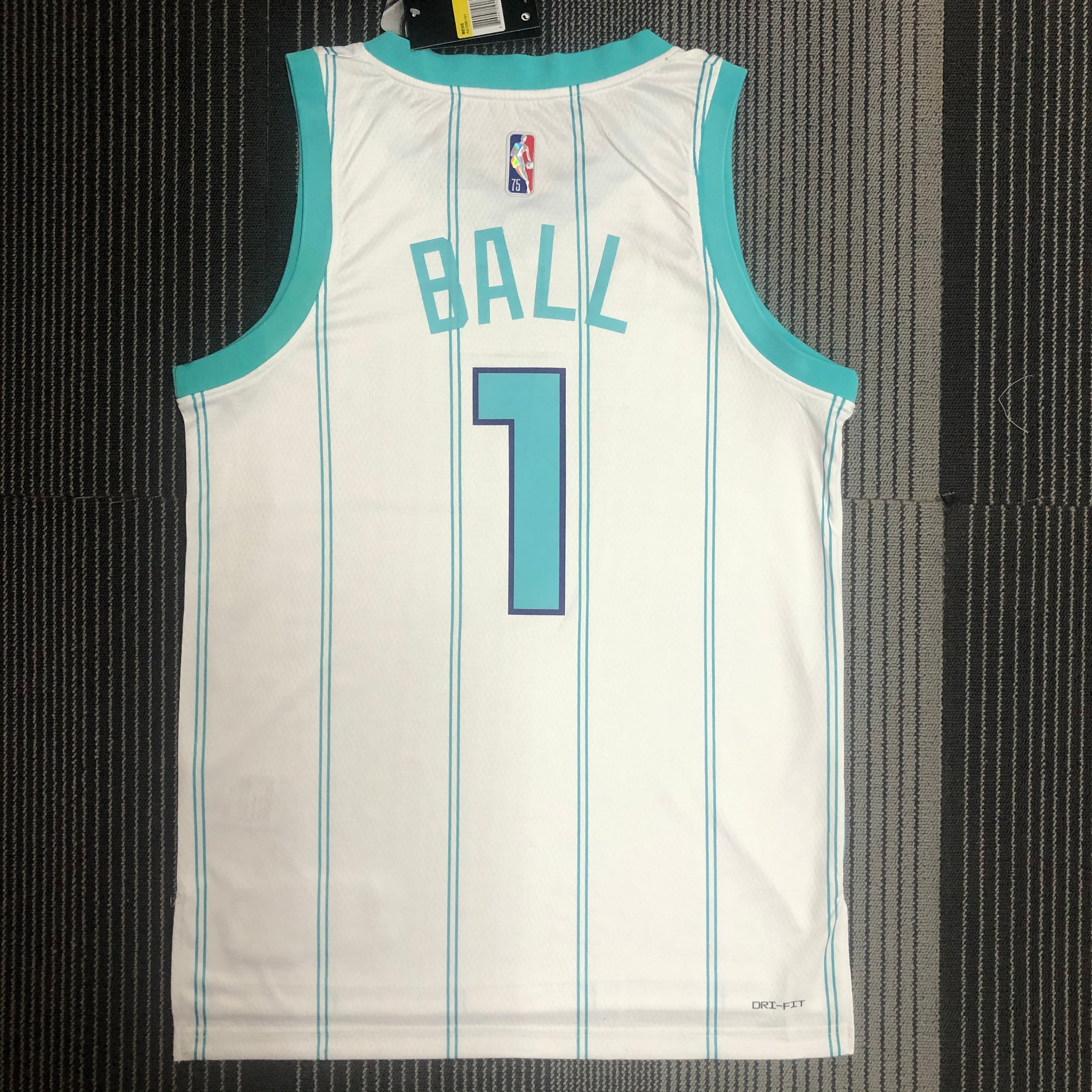 23/24 NBA 75 Aniversario Hornets - Lamelo Ball