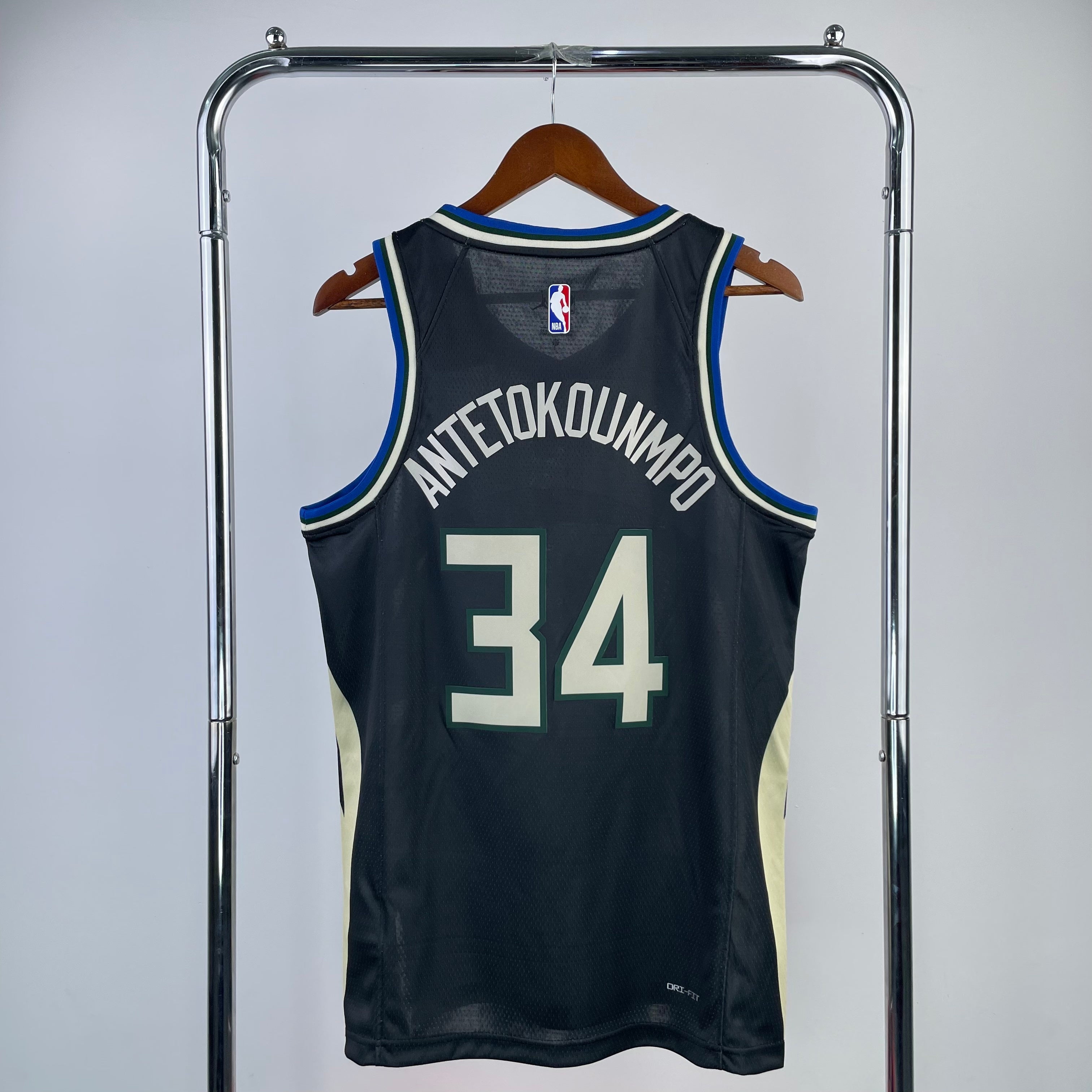 22/23 NBA Milwaukee Statement Edition - Giannis Antetokounmpo