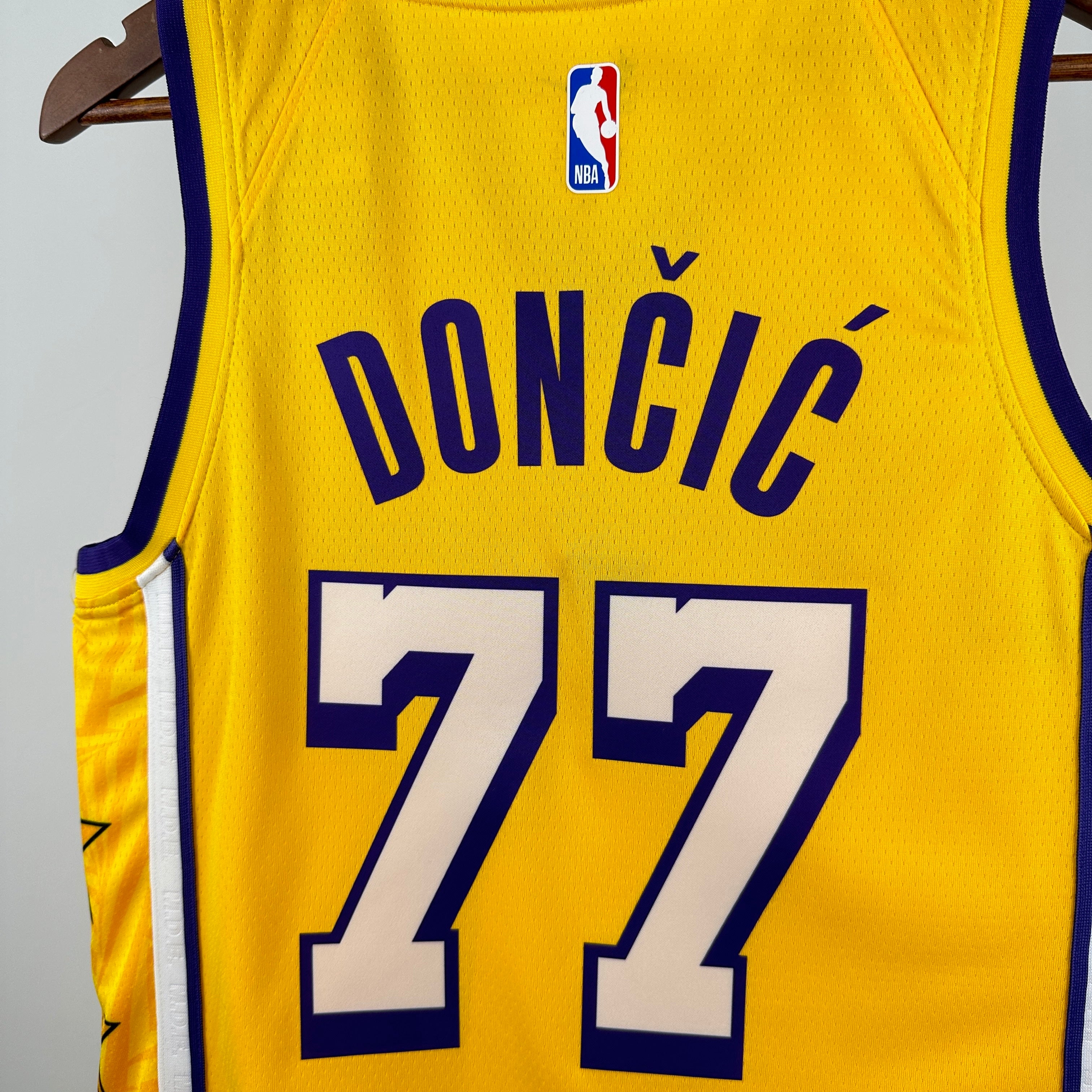 23/24 NBA Lakers Icon Edition - Luka Doncic