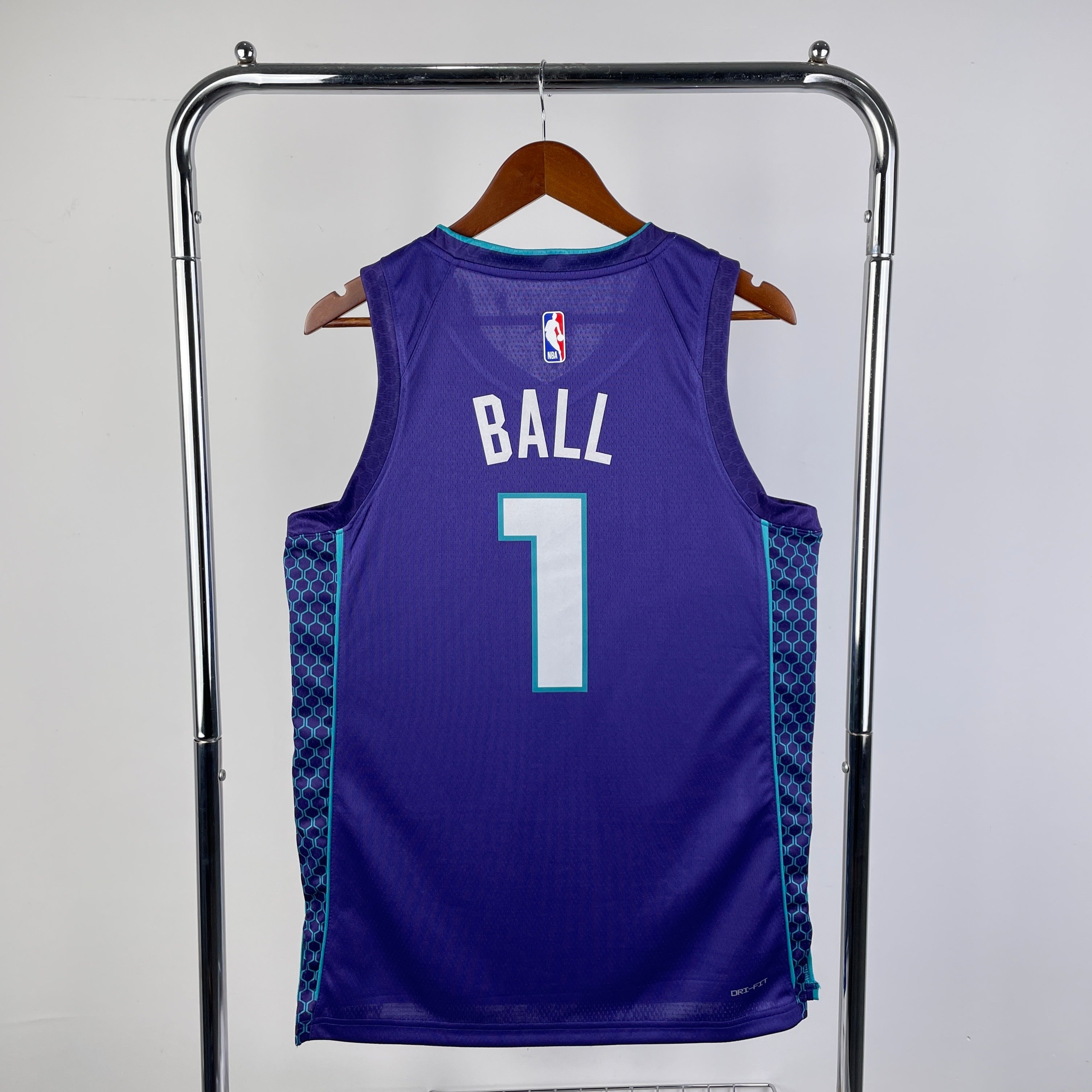 22/23 NBA Hornets Statement Edition - Lamelo Ball