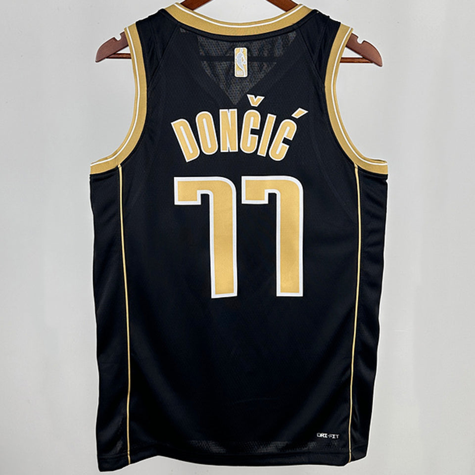 NBA Mavericks Select Series - Luka Doncic