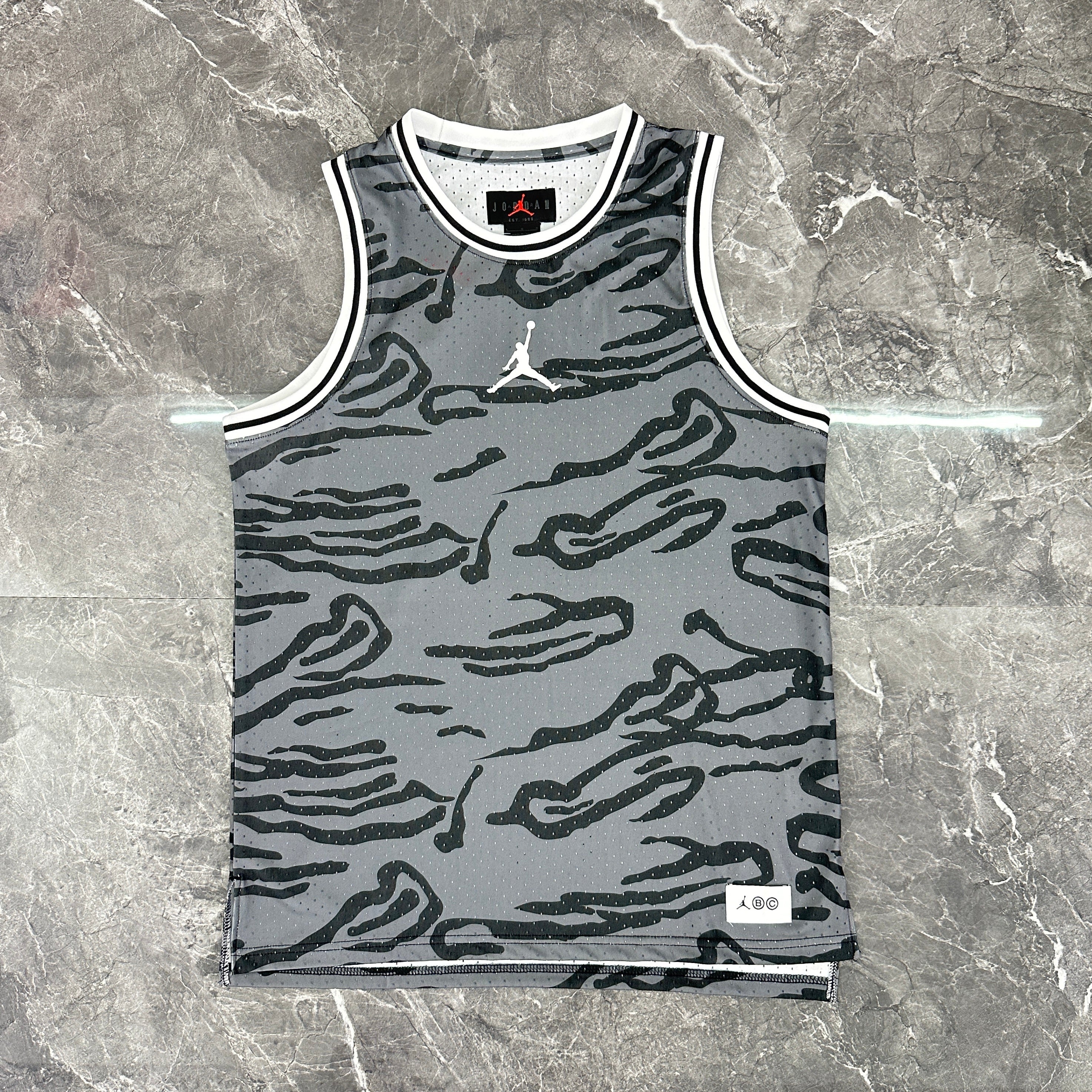 Conjunto Jordan Classic Gris Manchado – Dri-Fit Premium