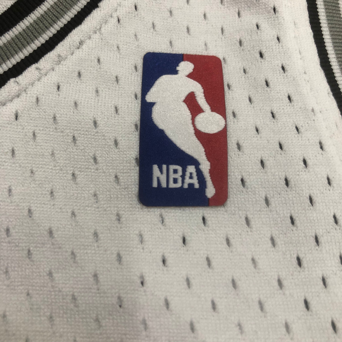 Jersey NBA Spurs 2002/03 Mitchell & Ness - Manu Ginobili