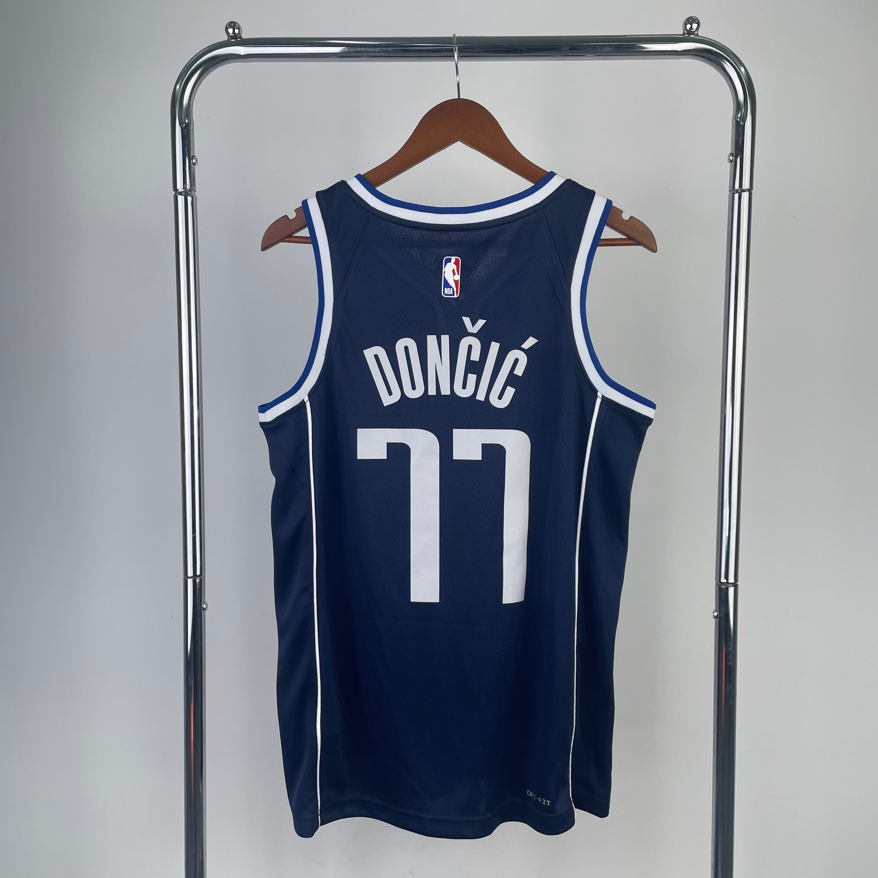 22/23 NBA Mavericks Statement Edition - Luka Doncic