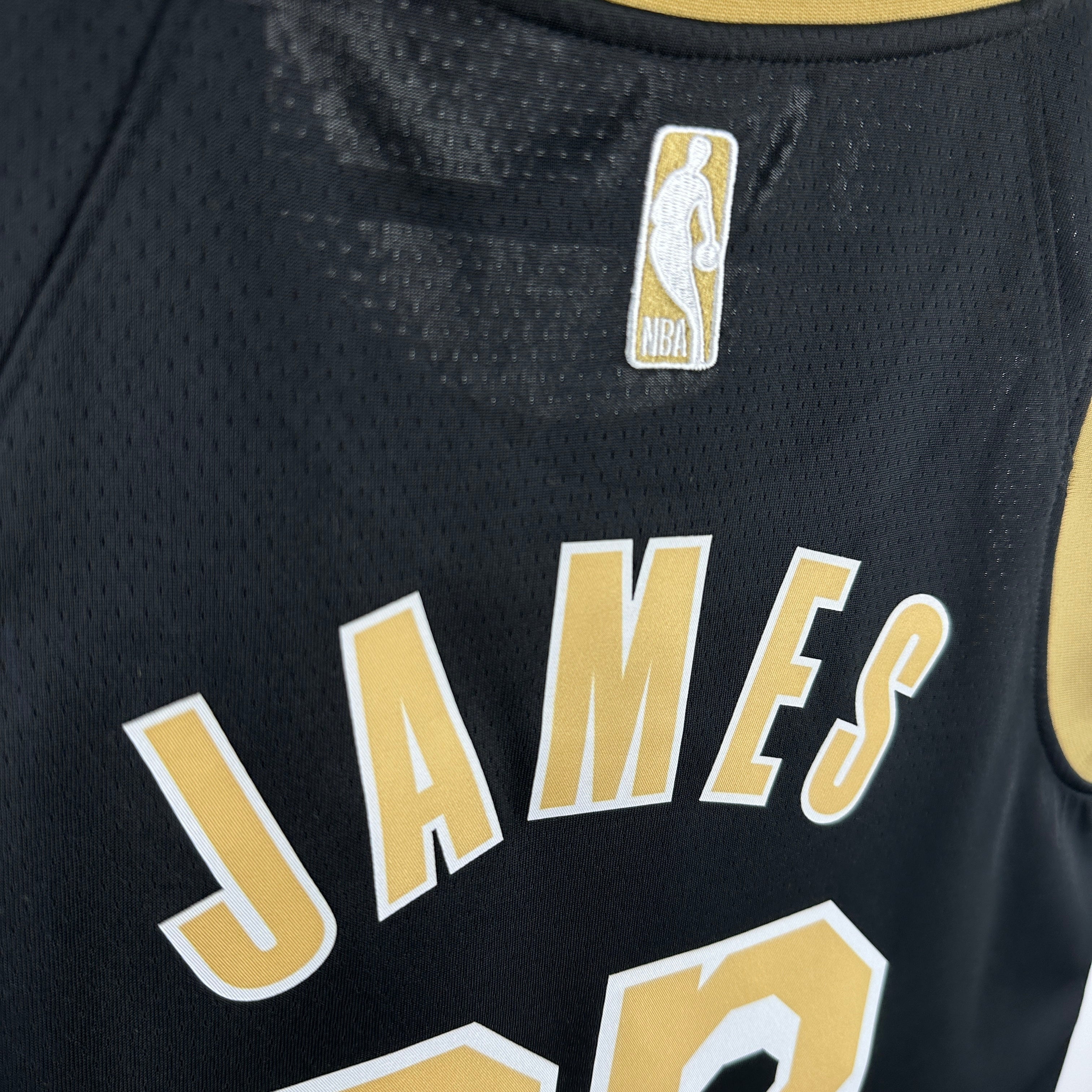 24/25 NBA Lakers Select Series - Lebron James