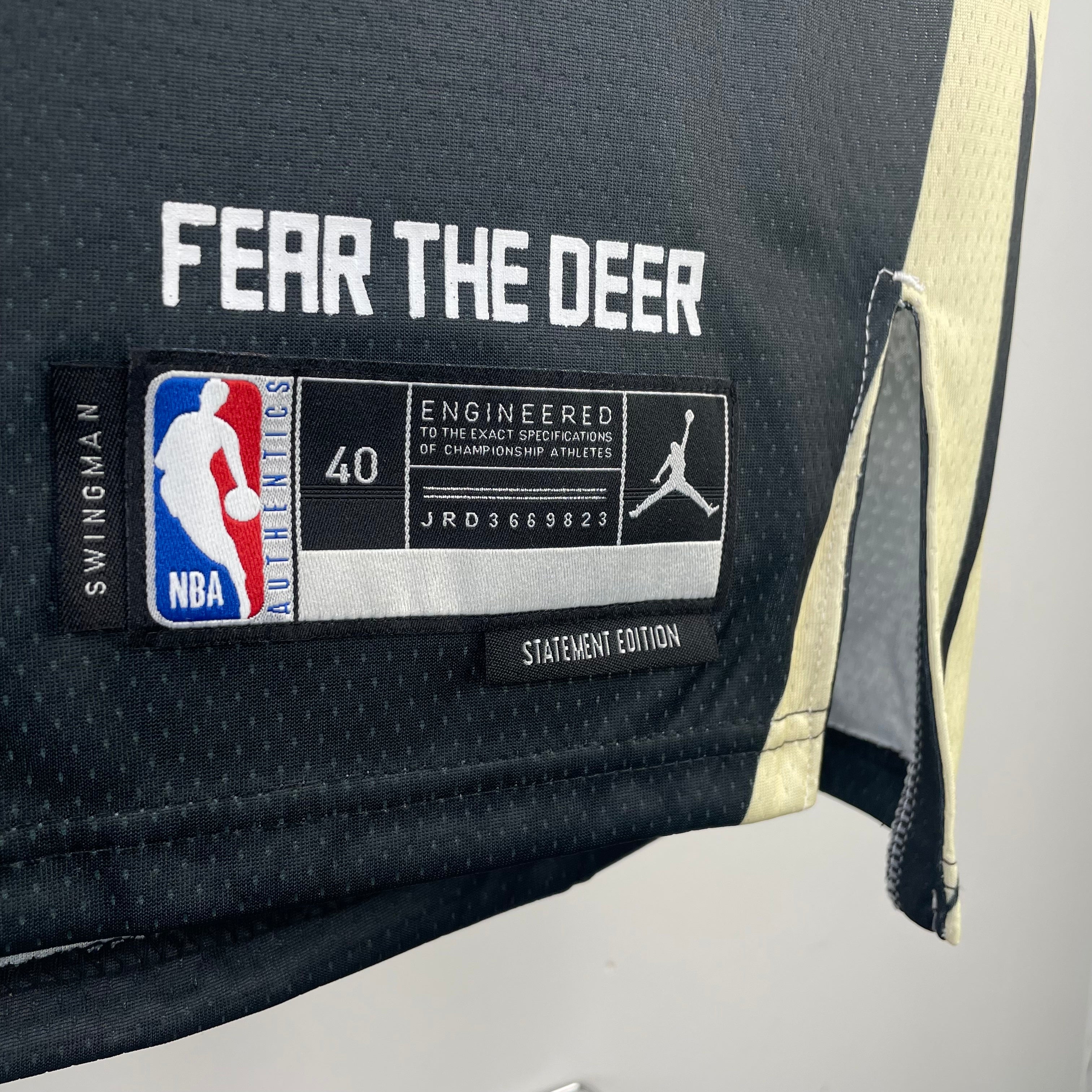22/23 NBA Milwaukee Statement Edition - Lillard