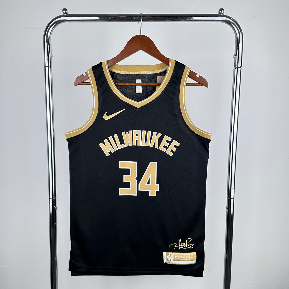 NBA Milwaukee Select Series- Giannis Antetokounmpo