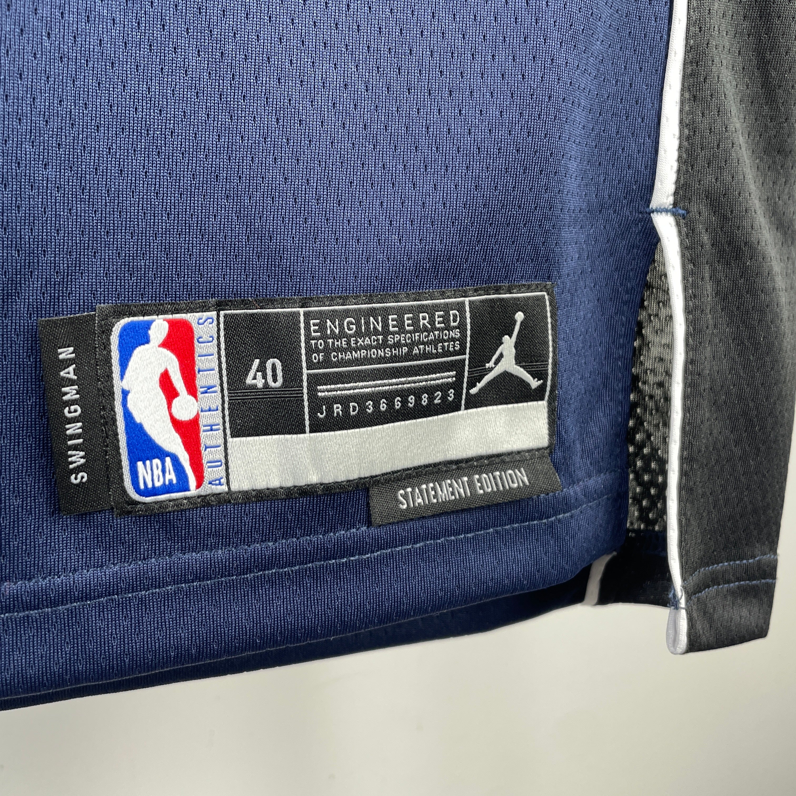 22/23 NBA Mavericks Statement Edition - Luka Doncic