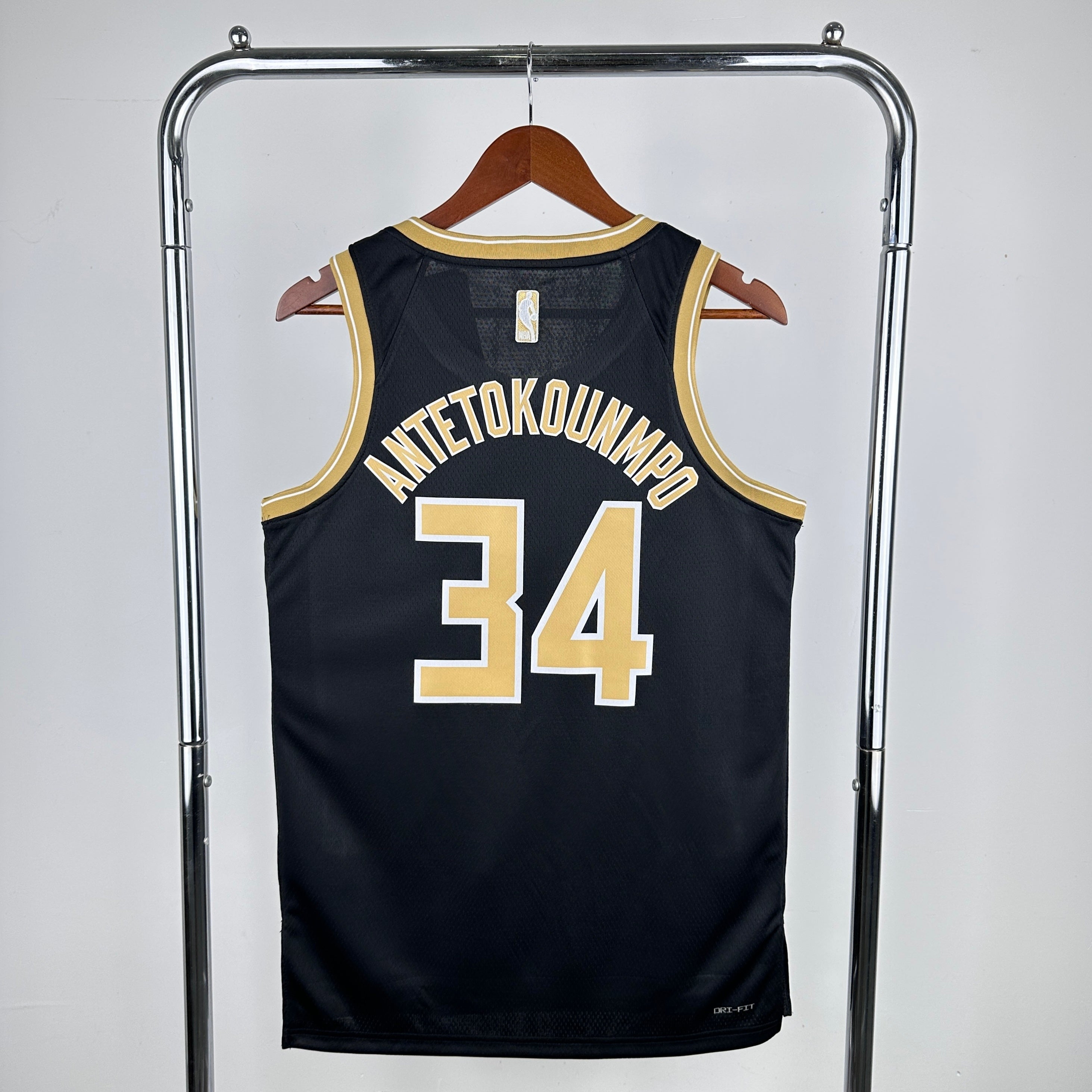 NBA Milwaukee Select Series- Giannis Antetokounmpo