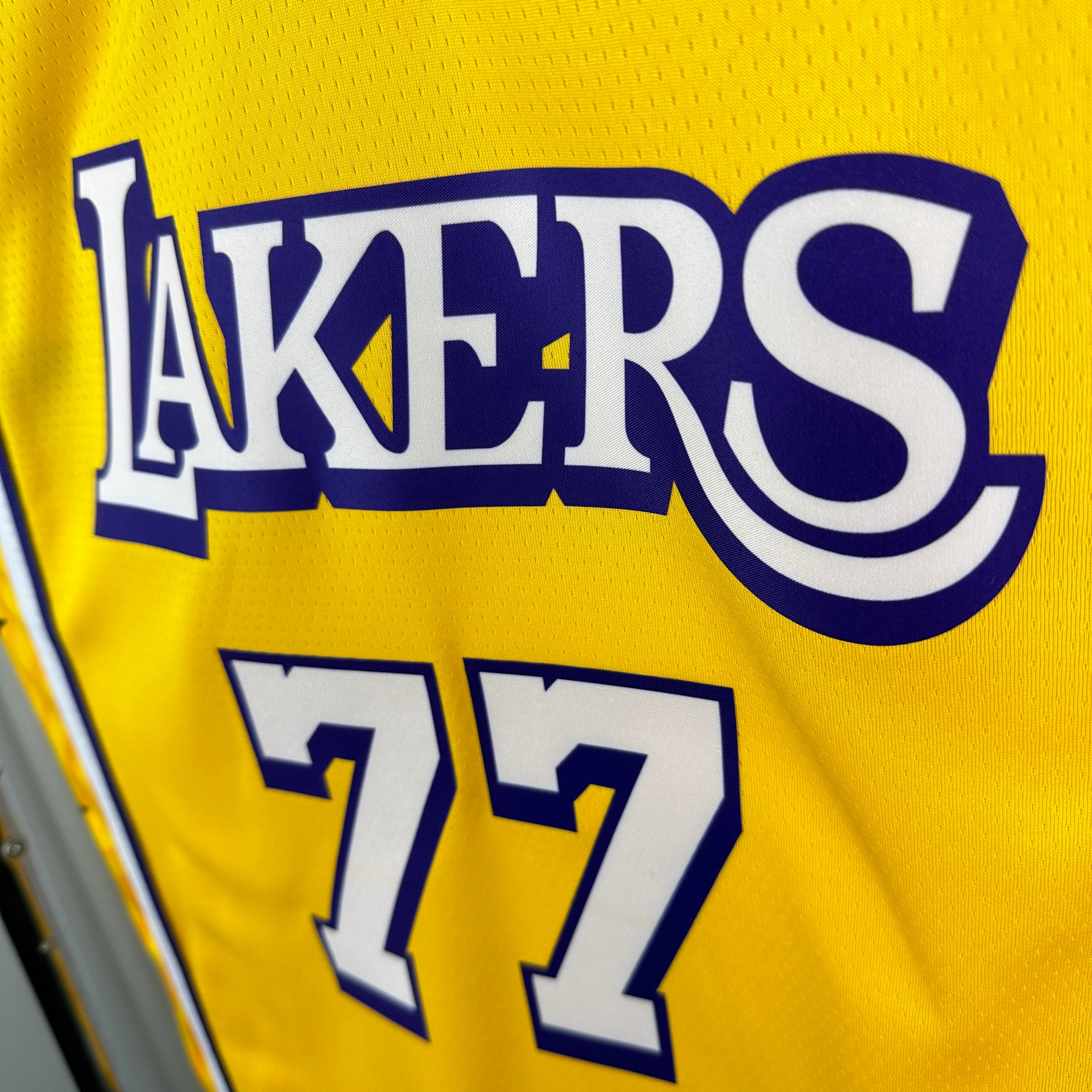 23/24 NBA Lakers Icon Edition - Luka Doncic