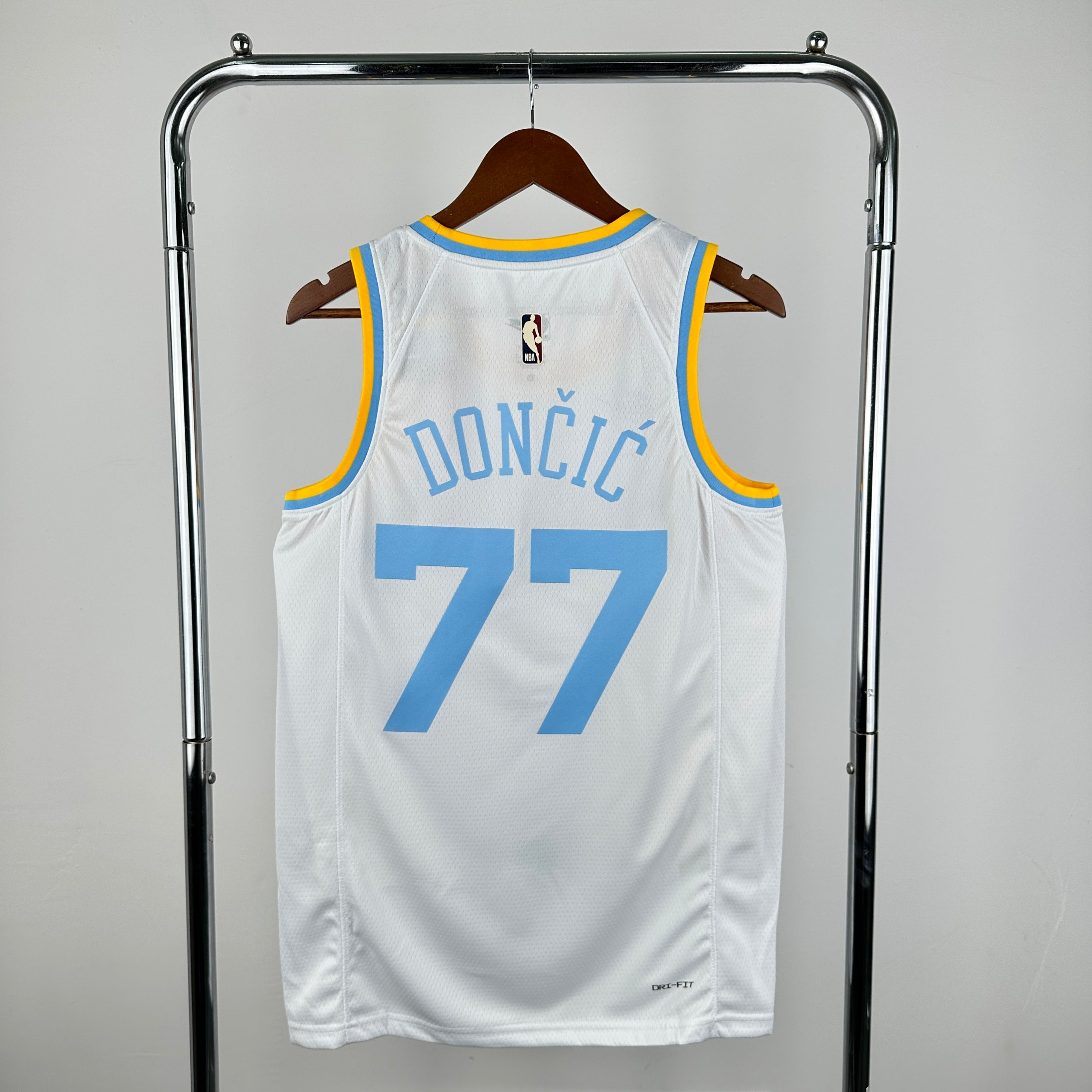 23/24 NBA Lakers Classic Edition - Luka Doncic