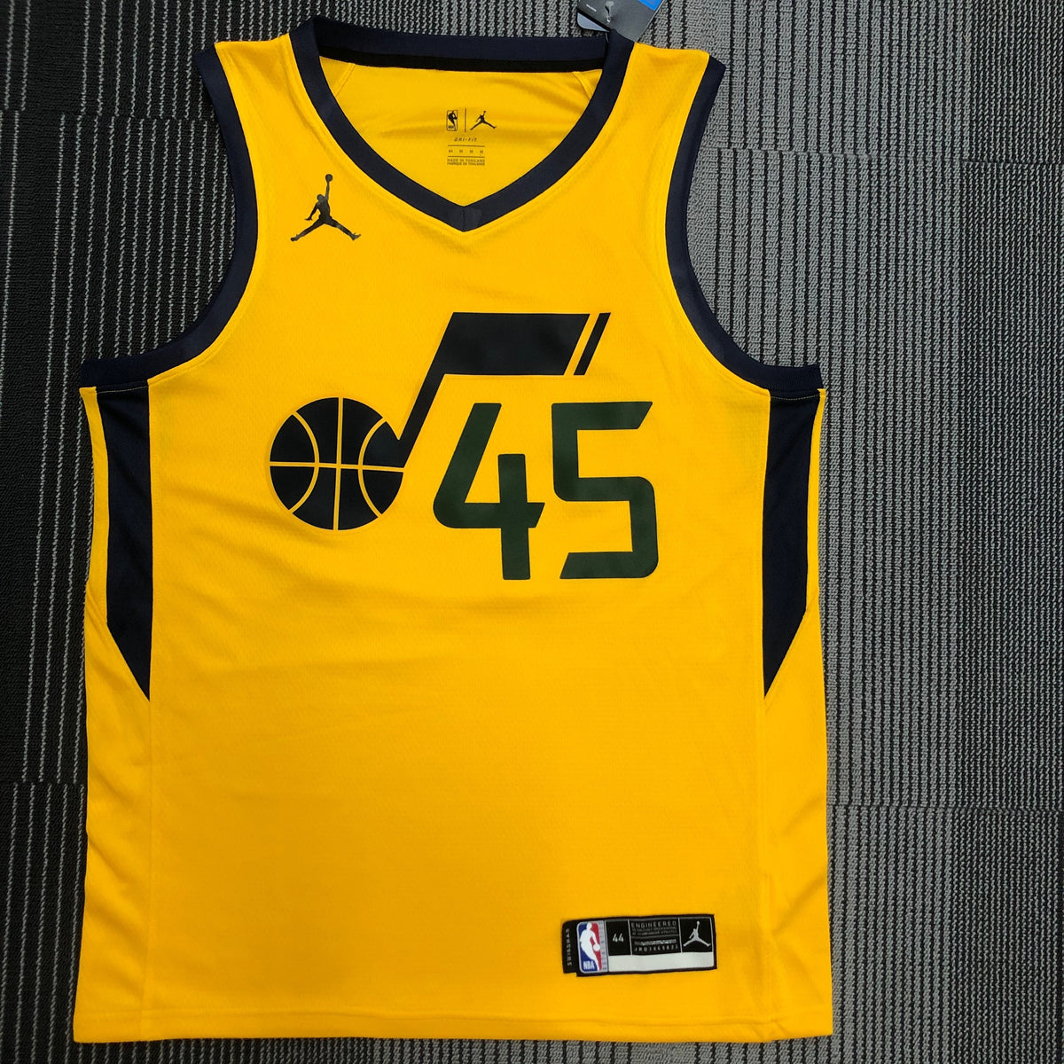 2021/22 NBA Utah Jazz Statement Edition - Mitchell
