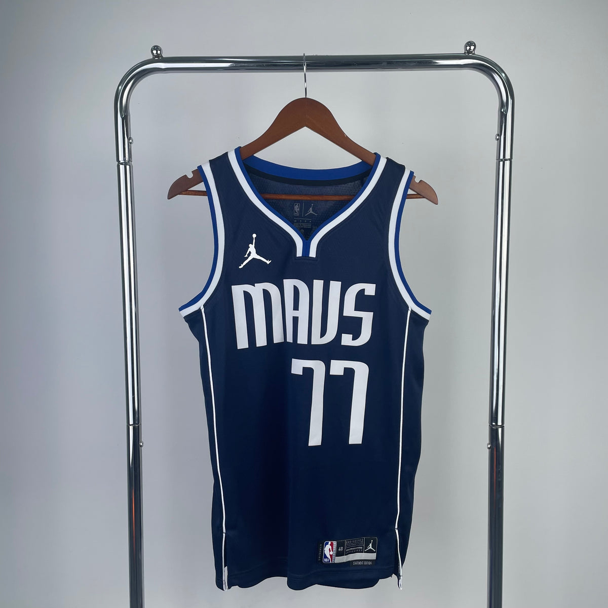 22/23 NBA Mavericks Statement Edition - Luka Doncic