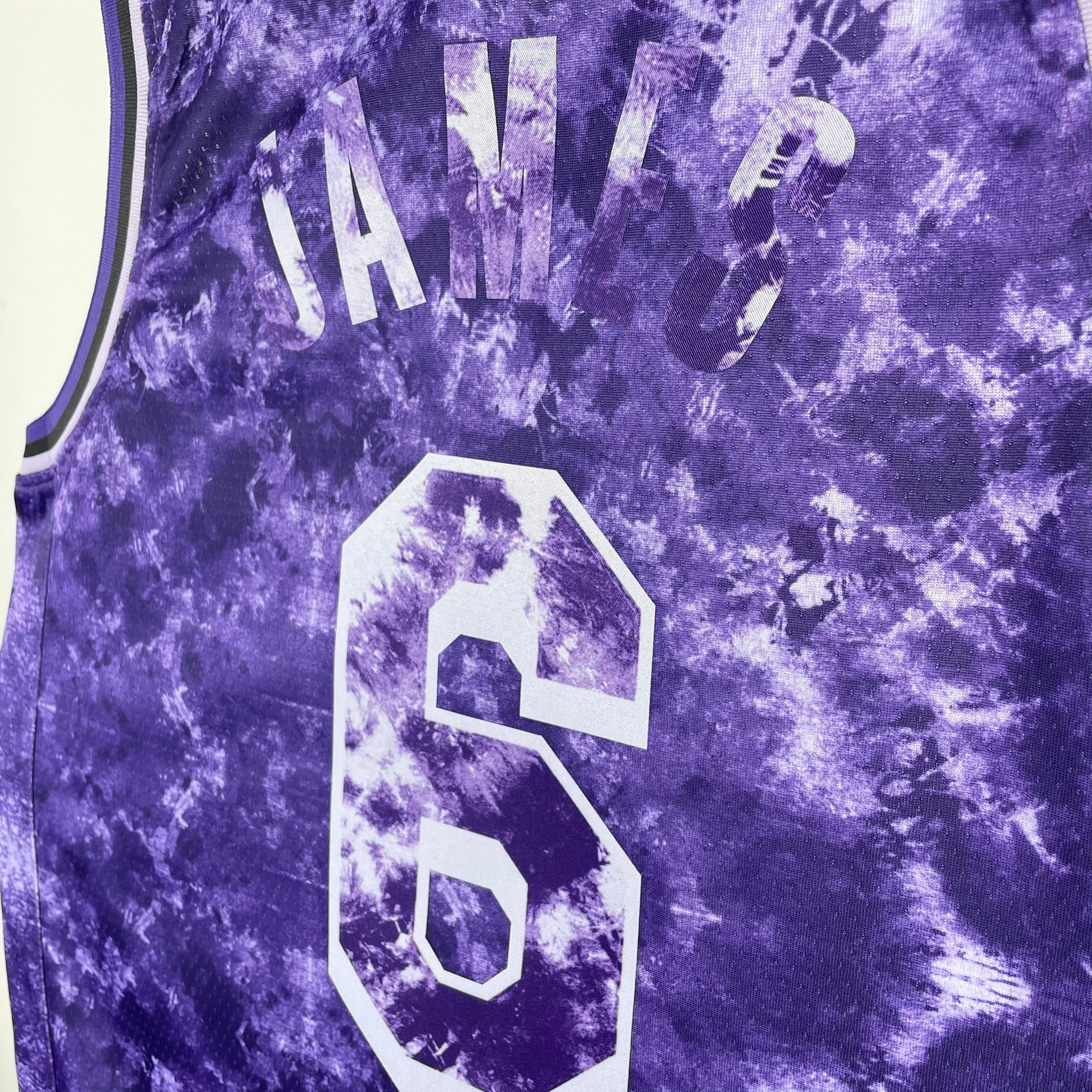 2023/24 NBA Lakers Select Series - Lebron James