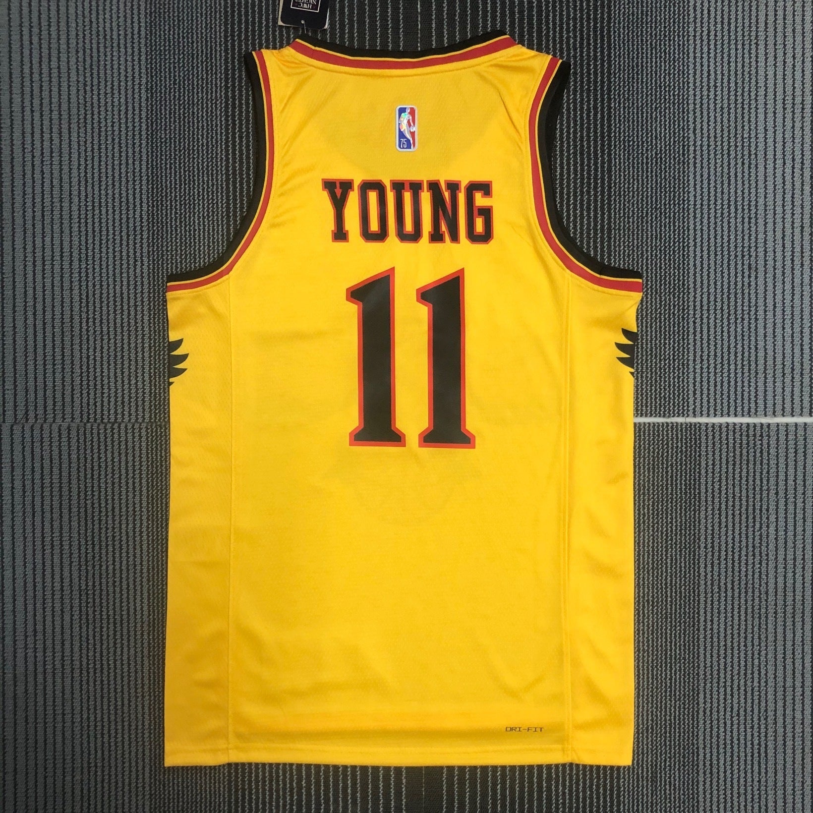 75 Aniversario NBA Hawks City Edition - Young