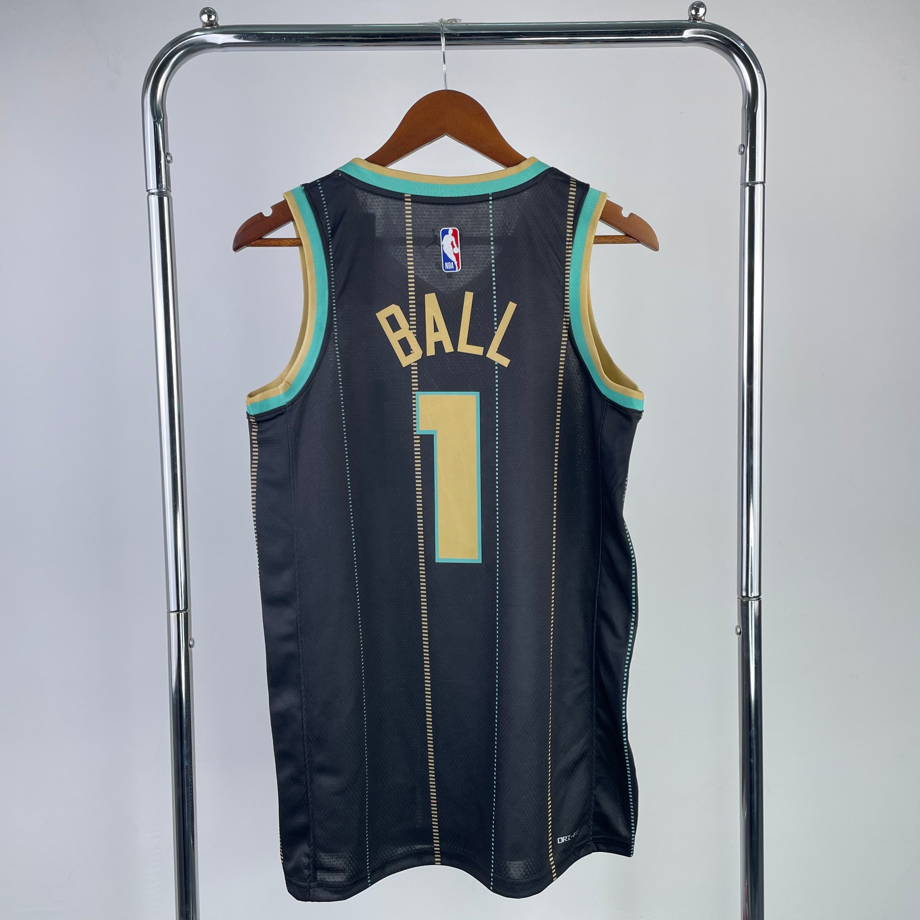 22/23 NBA Hornets City Edition - Lamelo Ball