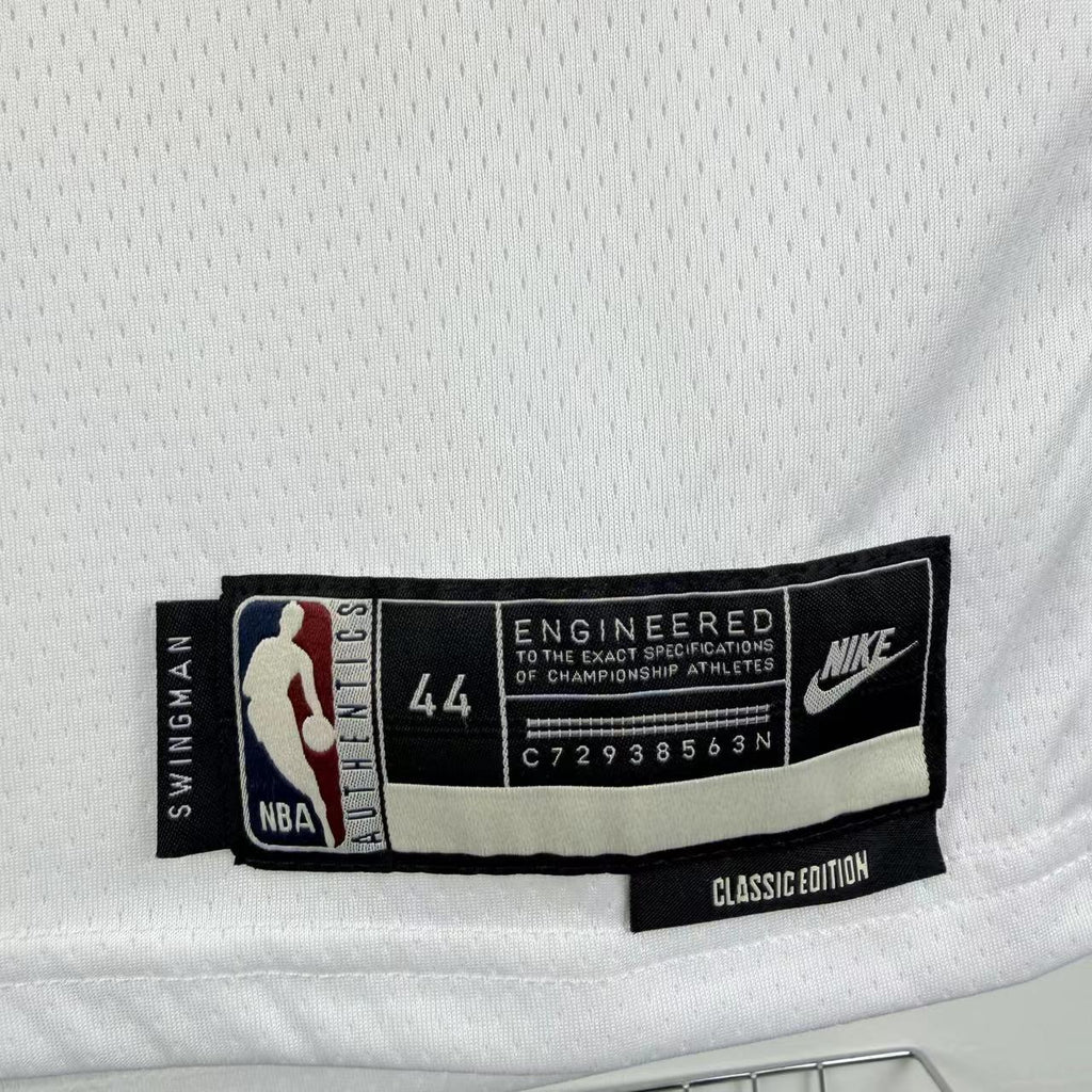 25/26 NBA 76ers Classic Edition - Lebron James